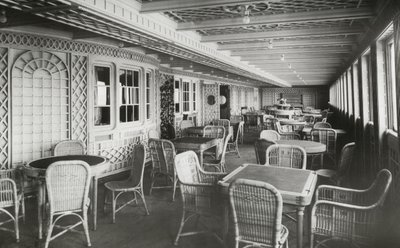 Café Parisien auf der RMS Titanic, 04. Januar 1912 von English Photographer